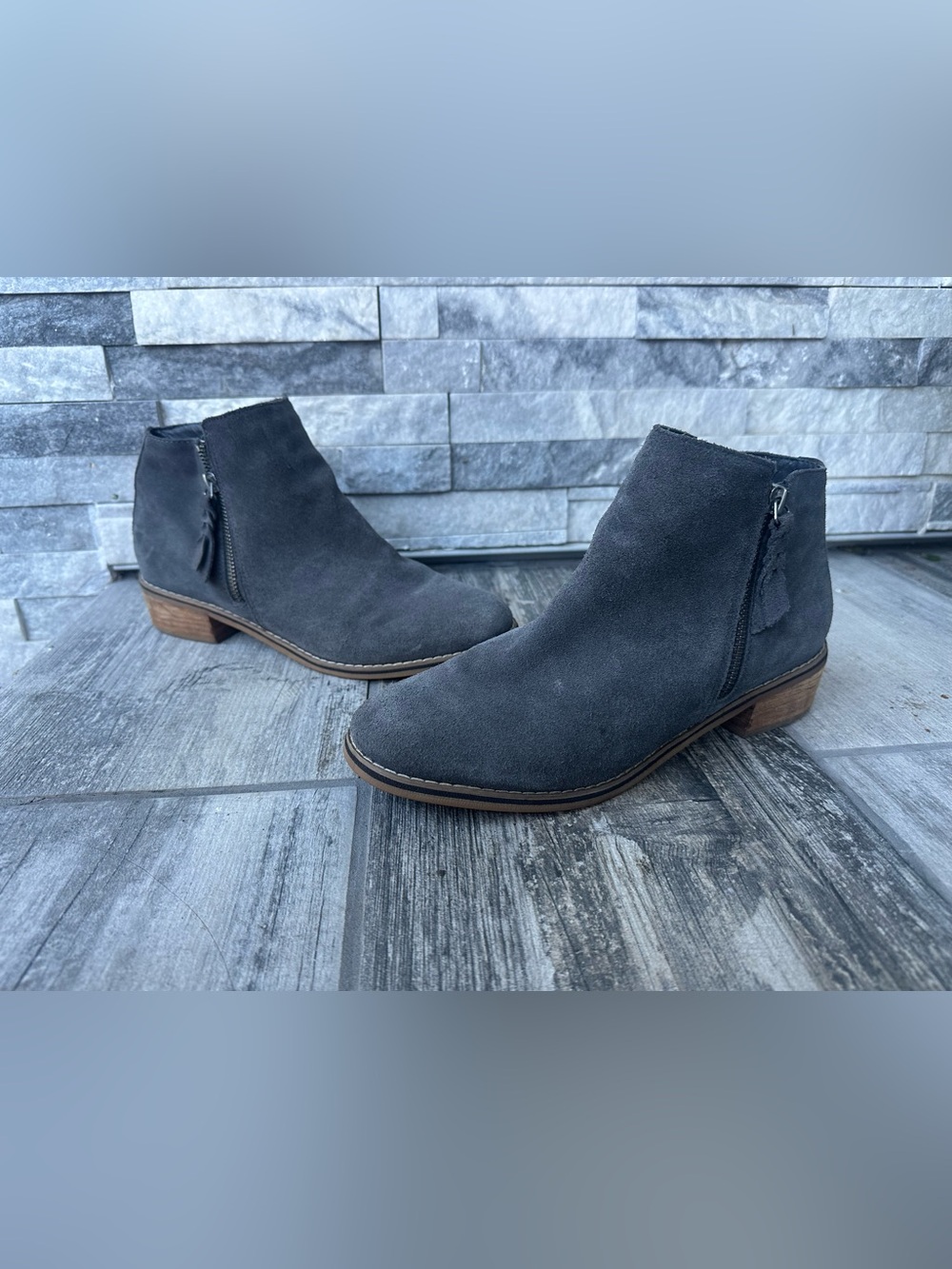 Blondo Liam Grey Suede Women's Waterproof Side Zip Ankle Booties Size 9M